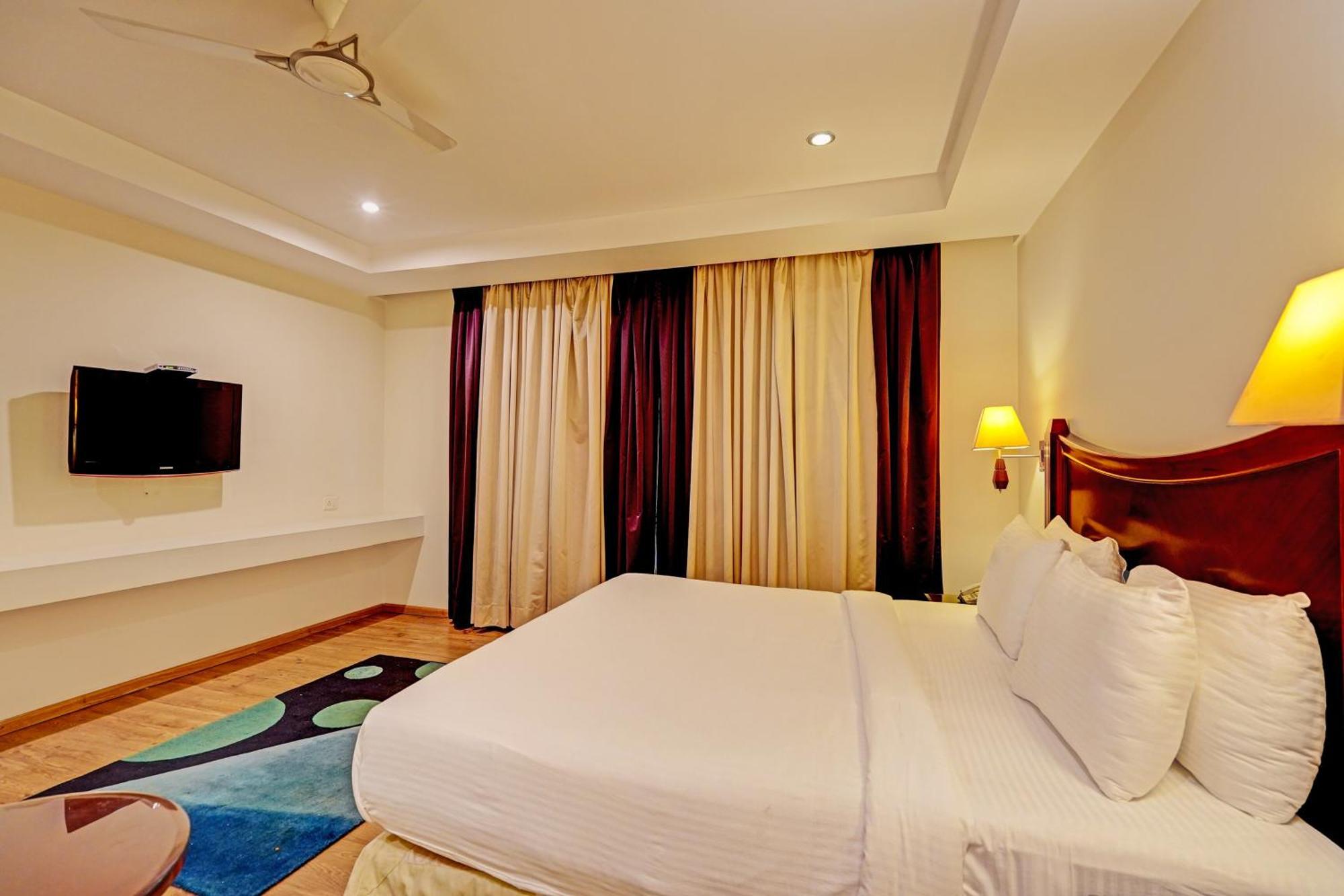 Hotel Grand Aerotech Нью-Дели Экстерьер фото